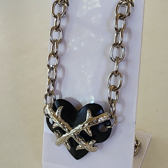 🖤 Cross My Dark Heart Necklace - Picture 6 of 7